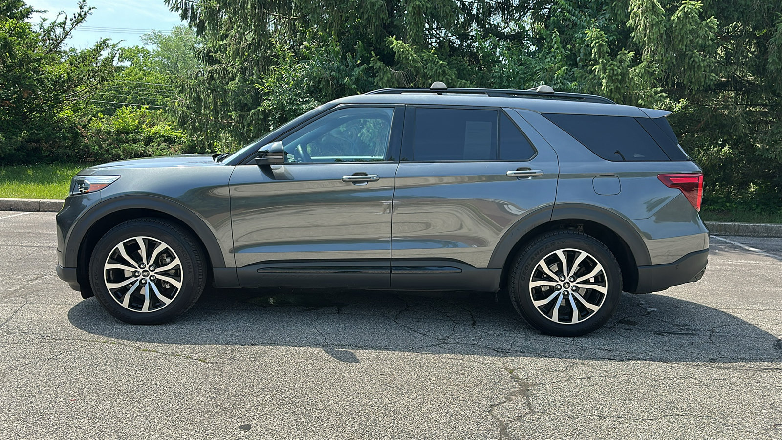 Used 2020 Ford Explorer ST w/ Premium Technology Package AWD/4WD image 29