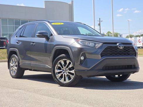 Used 2021 Toyota RAV4 XLE Premium AWD/4WD image 35