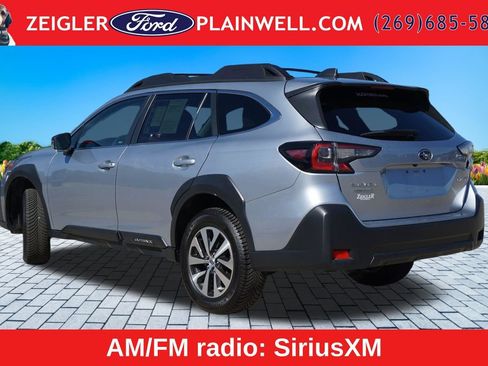 Used 2023 Subaru Outback Premium AWD/4WD image 3