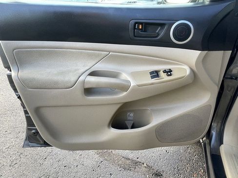Used 2010 Toyota Tacoma SR5 ACCESS CAB image 10