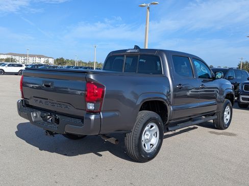 Used 2021 Toyota Tacoma SR w/ SR Convenience Package image 5