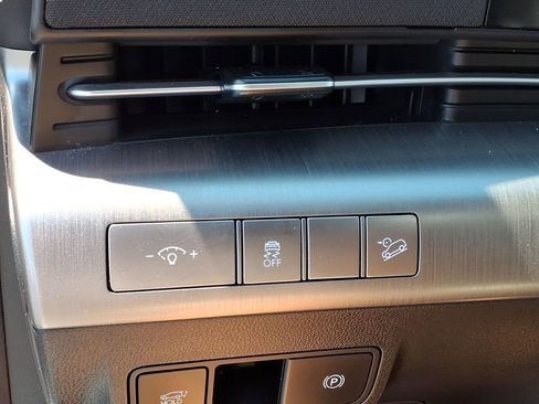 Used 2024 Hyundai Kona Limited AWD/4WD image 27