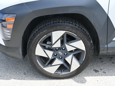 Used 2024 Hyundai Kona Limited AWD/4WD image 7
