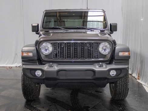 Used 2024 Jeep Wrangler Sport S image 2
