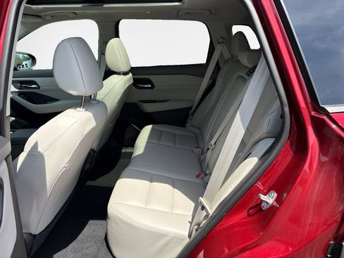 Used 2024 Nissan Rogue SL w/ SL Premium Package FWD image 24