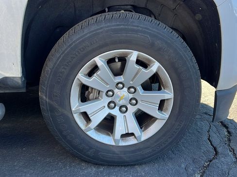 Used 2018 Chevrolet Colorado LT w/ LT Convenience Package image 3