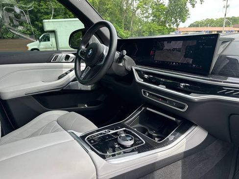 Used 2024 BMW X5 M60i AWD/4WD image 26