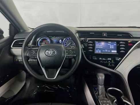 Used 2018 Toyota Camry XLE FWD image 21