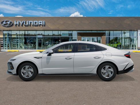New 2026 Hyundai Sonata SE FWD image 3