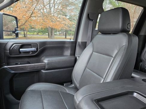 Used 2022 Chevrolet Silverado 2500 LTZ image 34