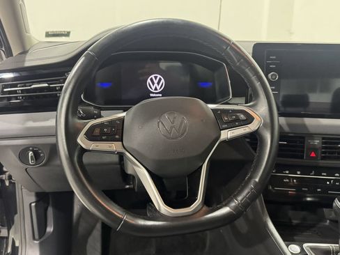 Used 2025 Volkswagen Jetta SE FWD image 5