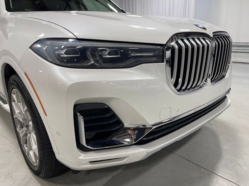 Used 2021 BMW X7 xDrive40i w/ Cold Weather Package AWD/4WD image 11