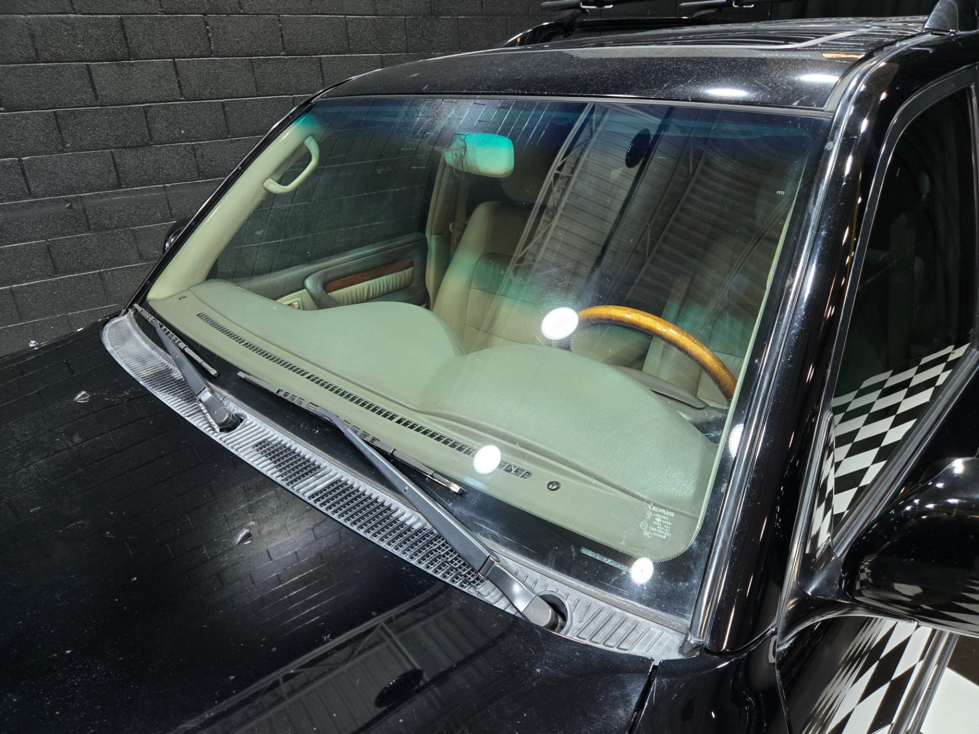 Used 2004 Lexus LX 470 4WD image 25