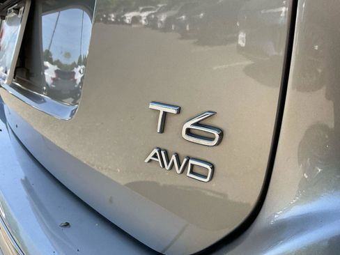 Used 2015 Volvo XC60 T6 w/ Proximity Package AWD/4WD image 17