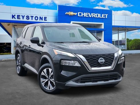 Used 2023 Nissan Rogue SV image 1