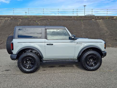 Used 2023 Ford Bronco Wildtrak image 7