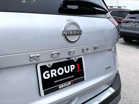 Used 2022 Nissan Rogue SV image 8