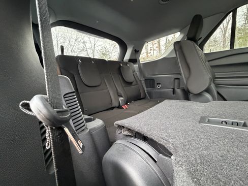 Used 2023 Ford Explorer XLT image 33