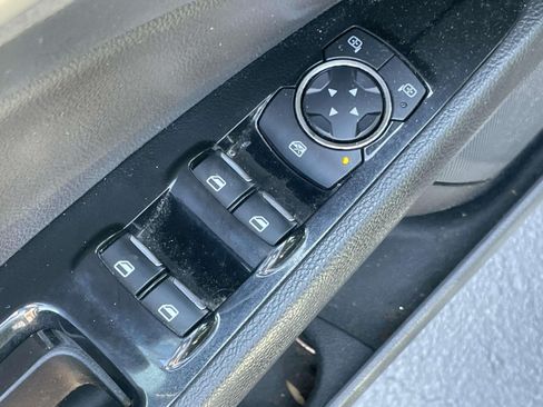 Used 2013 Ford Fusion SE FWD image 17