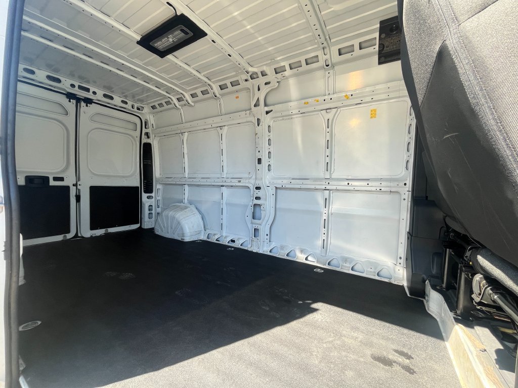 Used 2025 RAM ProMaster 2500 w/ Convenience Group FWD image 5