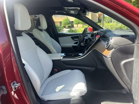 Used 2024 Mercedes-Benz GLC 300 4MATIC image 22