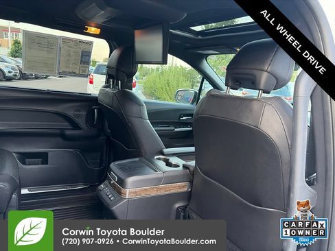 Used 2025 Toyota Sienna Platinum AWD/4WD image 18