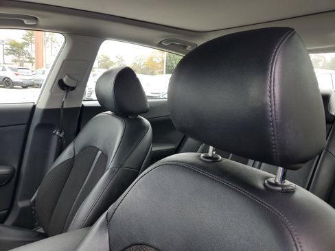 Used 2019 Kia Optima S w/ S Panoramic Sunroof Package image 15