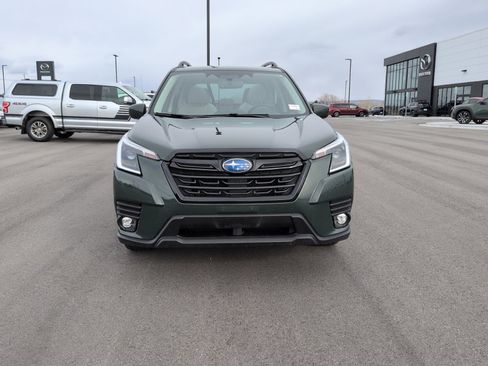 Used 2024 Subaru Forester Premium image 2