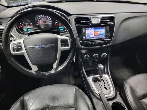 Used 2011 Chrysler 200 Limited FWD image 29