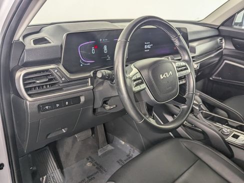 Used 2024 Kia Telluride LX FWD image 10