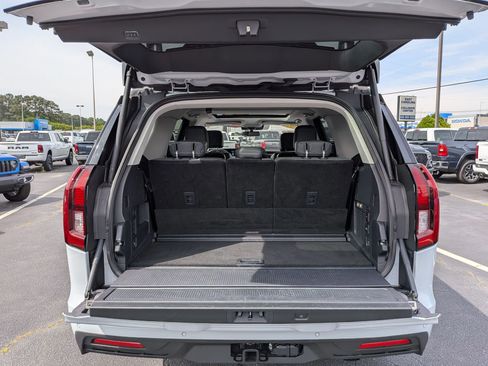 Used 2025 Ford Expedition Active AWD/4WD image 28