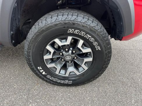 Used 2019 Toyota Tacoma TRD Off-Road image 24