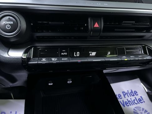 Used 2025 Toyota Prius LE AWD/4WD image 23
