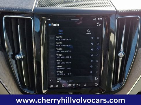 Certified 2022 Volvo XC60 B6 Inscription w/ Advanced Package image 18