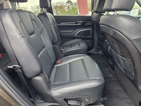 Used 2025 Kia Telluride S FWD image 30