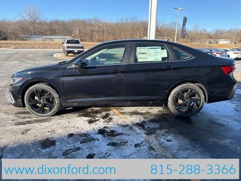 New 2026 Volkswagen Jetta SE image 4