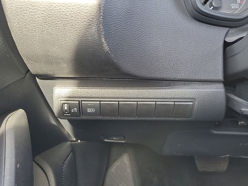 Used 2025 Toyota Corolla LE image 14