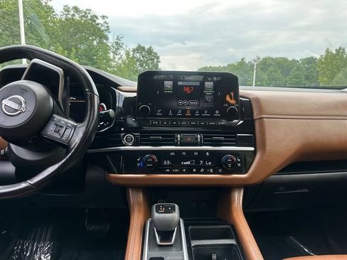 Used 2023 Nissan Pathfinder Platinum AWD/4WD image 23
