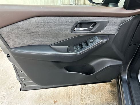 Certified 2023 Nissan Rogue SV image 26