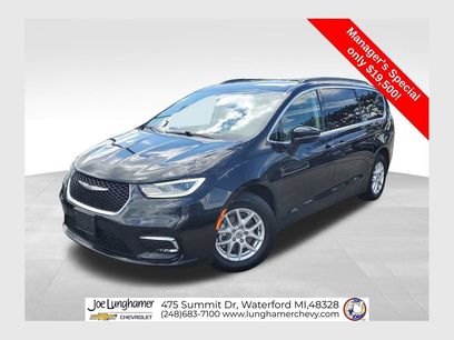 Used 2022 Chrysler Pacifica Touring-L