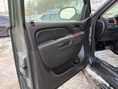 Used 2011 Chevrolet Avalanche LTZ image 10