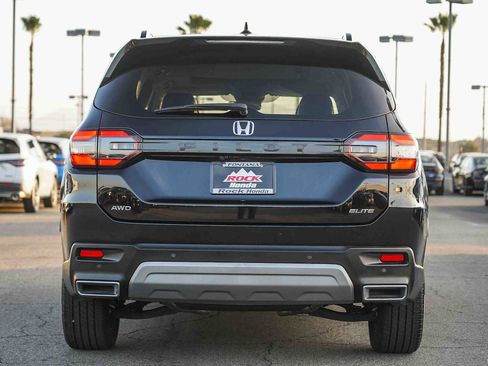 Certified 2025 Honda Pilot Elite image 6