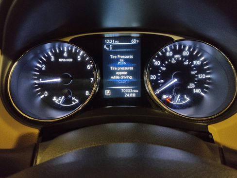 Used 2016 Nissan Rogue SL w/ SL Premium Package image 23