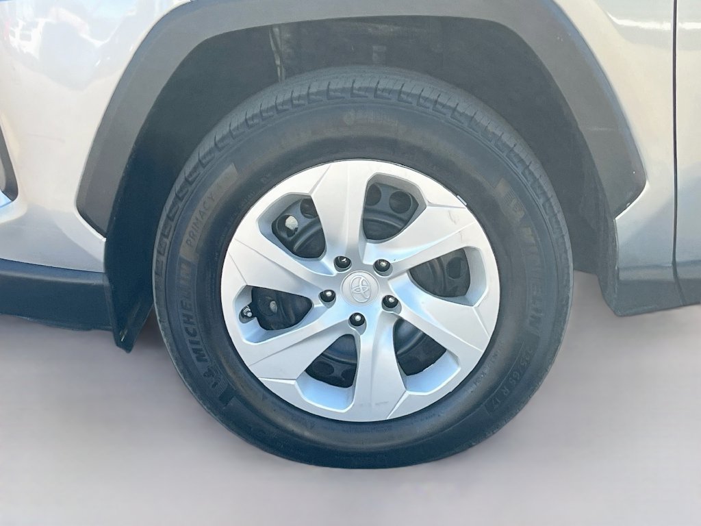 Used 2024 Toyota RAV4 LE FWD image 29