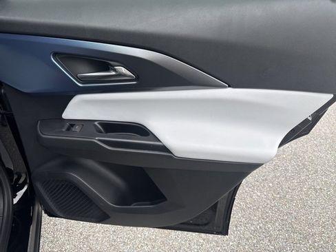 New 2025 Chevrolet Equinox EV LT w/ Convenience Package II image 25