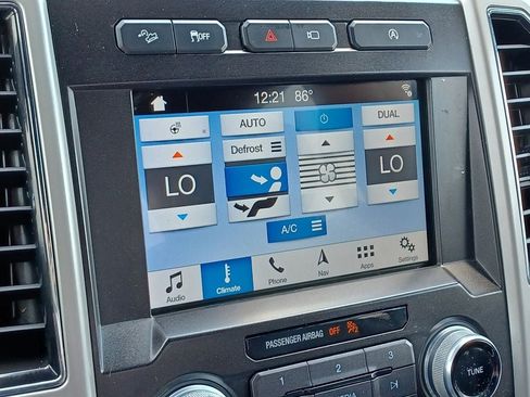 Used 2018 Ford F150 Lariat w/ Equipment Group 502A Luxury AWD/4WD image 20
