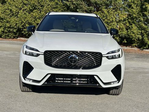 New 2026 Volvo XC60 B5 Plus w/ Protection Package Premier image 8