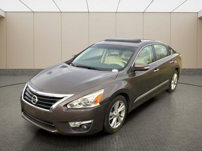 Used 2014 Nissan Altima 2.5 SL w/ Technology Package