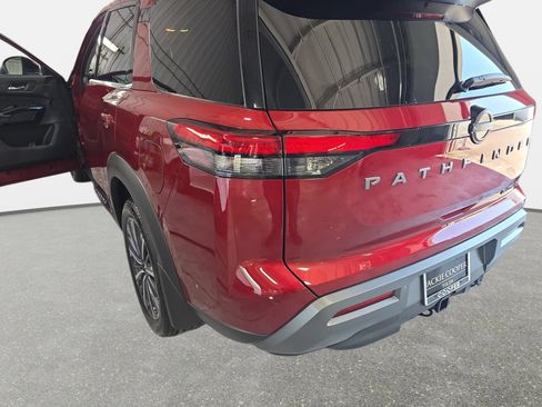 New 2026 Nissan Pathfinder Platinum FWD image 33