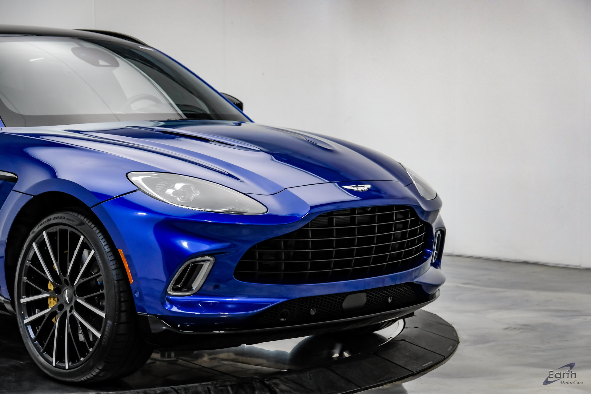 Used 2023 Aston Martin DBX AWD/4WD image 23